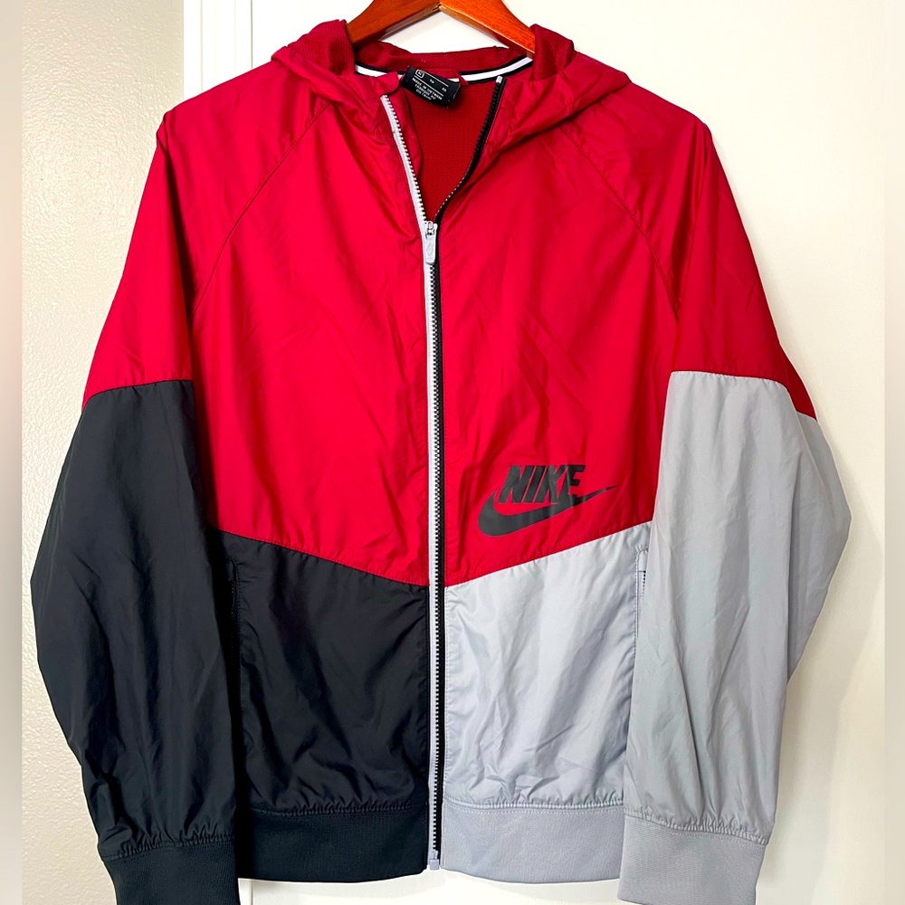 NIKE WINDBREAKER WITH HOOD UNISEX